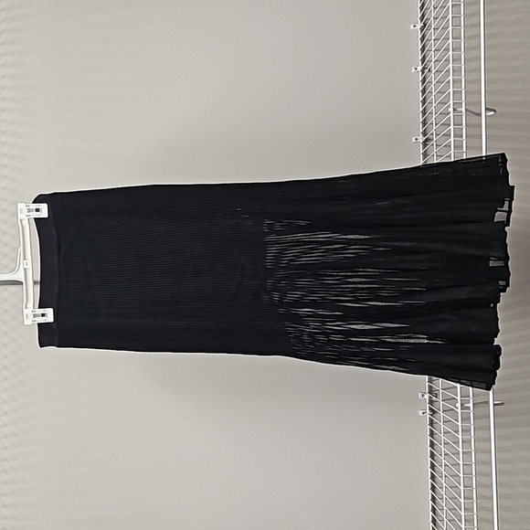 Wavy Ribbed Partially-sheer skirt - Picture 3 of 5